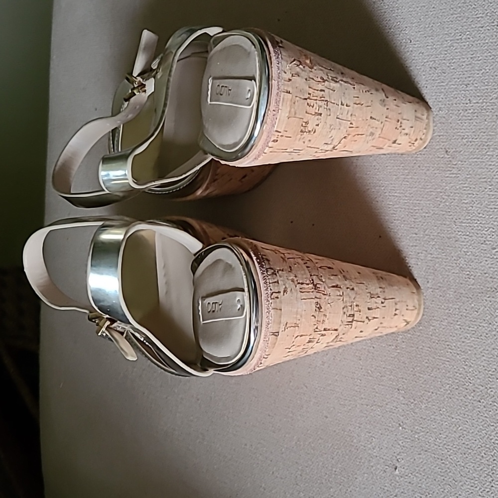 Gold Metallic Platform Heels - Picture 4 of 10